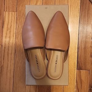 Lucky Brand - Slides